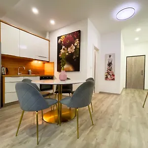The Maze Apartman
