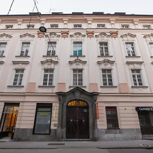 Barbo Palace And Apartment